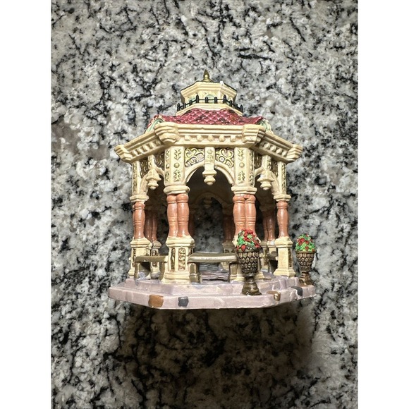 Lemax Gilded Gazebo 2005 - Retired - Picture 7 of 10